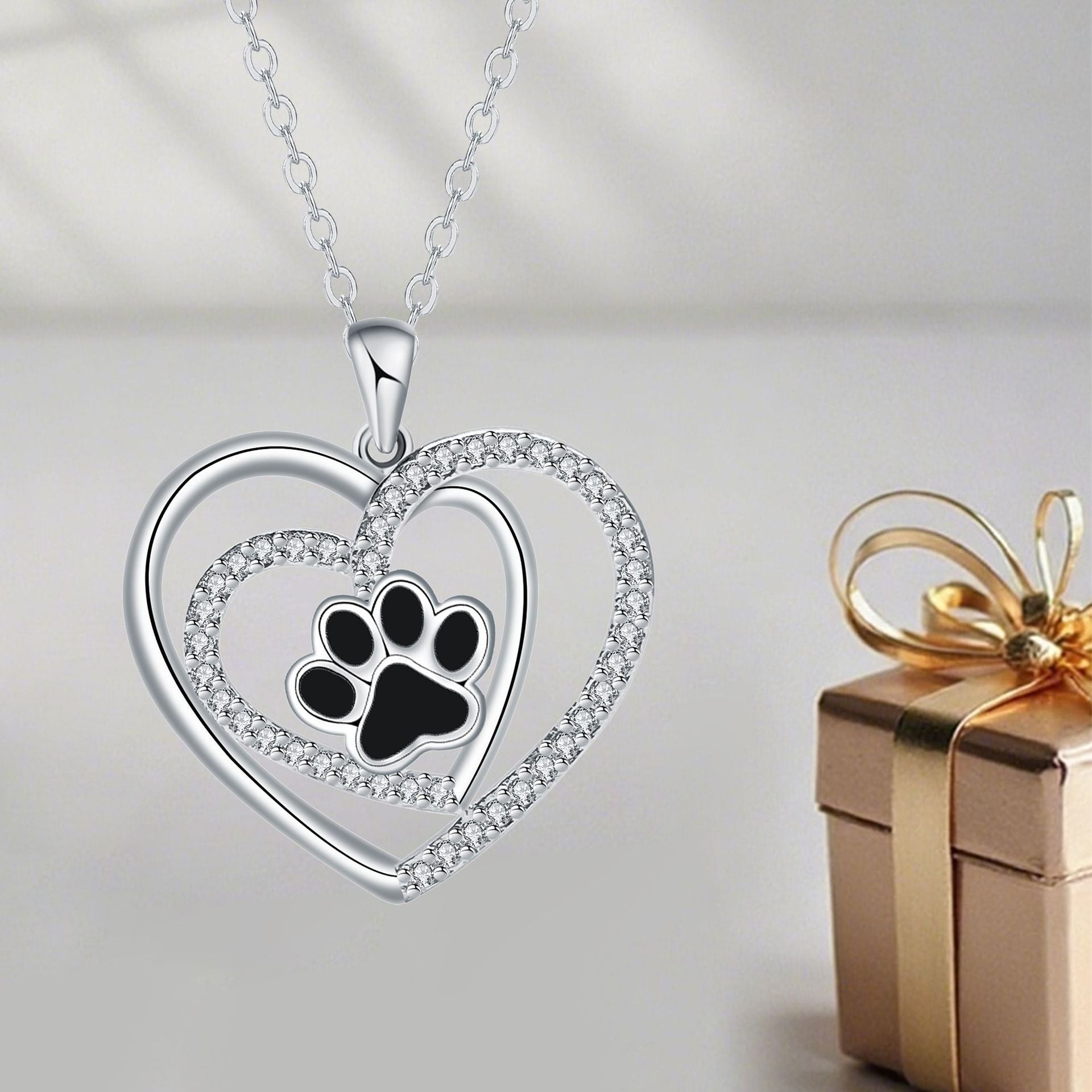 Collar de huellas de patas