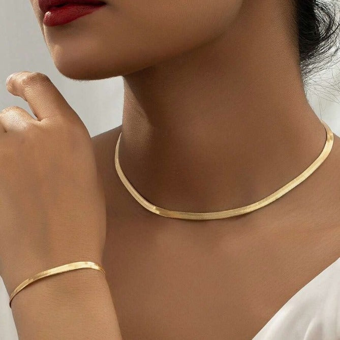 Conjunto de collar y pulsera en oro – Estilo minimalista femenino