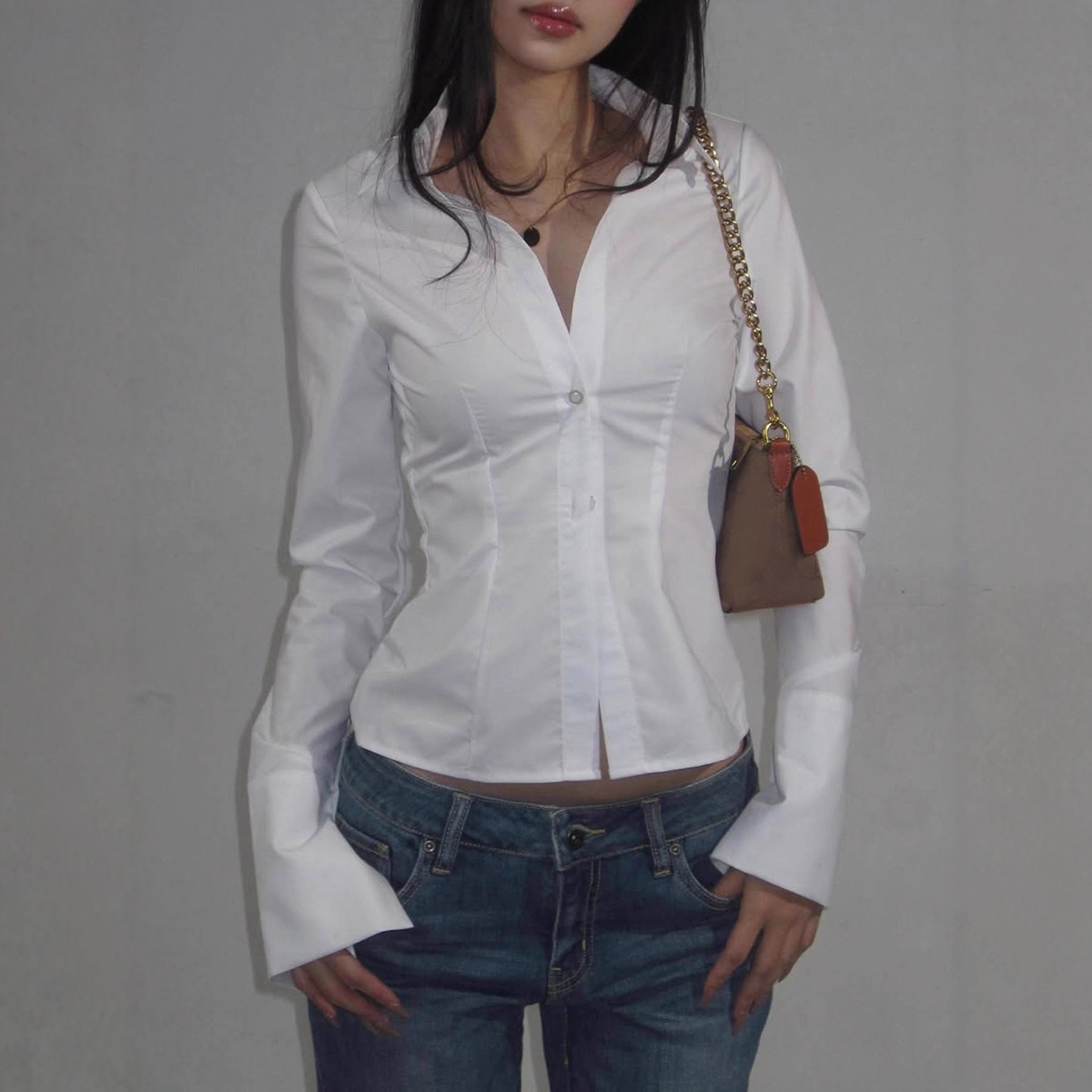 Camisa formal de mujer – Estilo moderno y ajustado