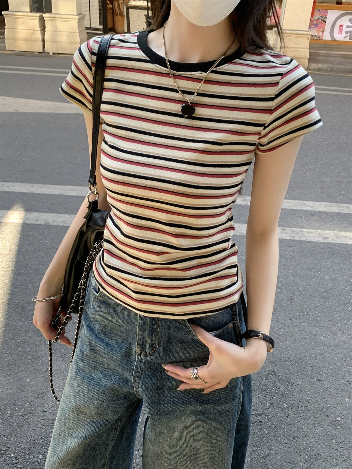 Blusa de Moda a Rayas – Estilo Fresco y Versátil para Mujer