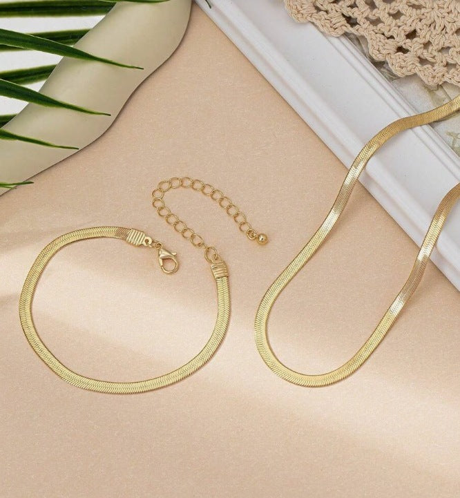 Conjunto de collar y pulsera en oro – Estilo minimalista femenino